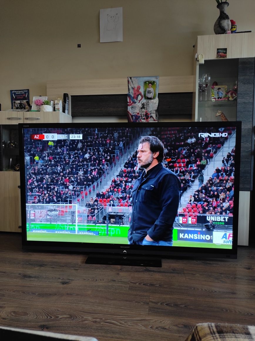 Лед Телевизор SHARP 70 инча 3D