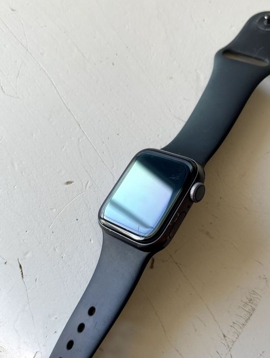 Apple Watch Series 6 GPS 40mm Space Gray OLED Blood Oxygen Heart Rate