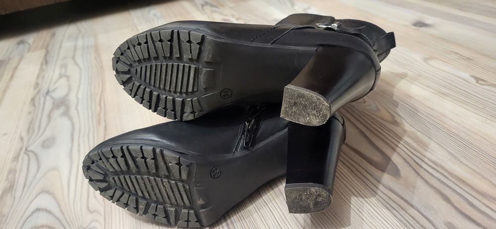 Ghete cu toc piele naturala