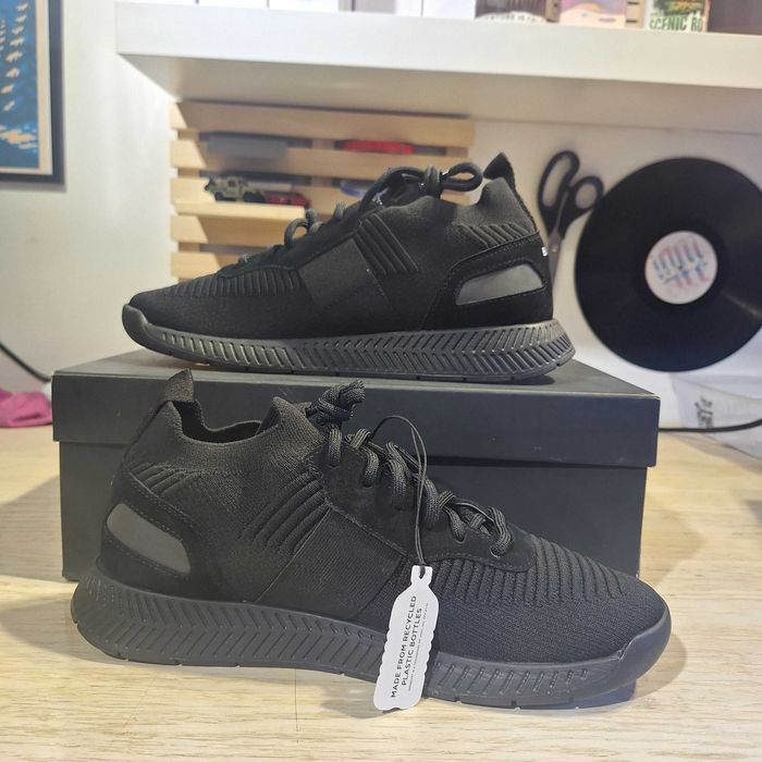 НОВИ маратонки Boss