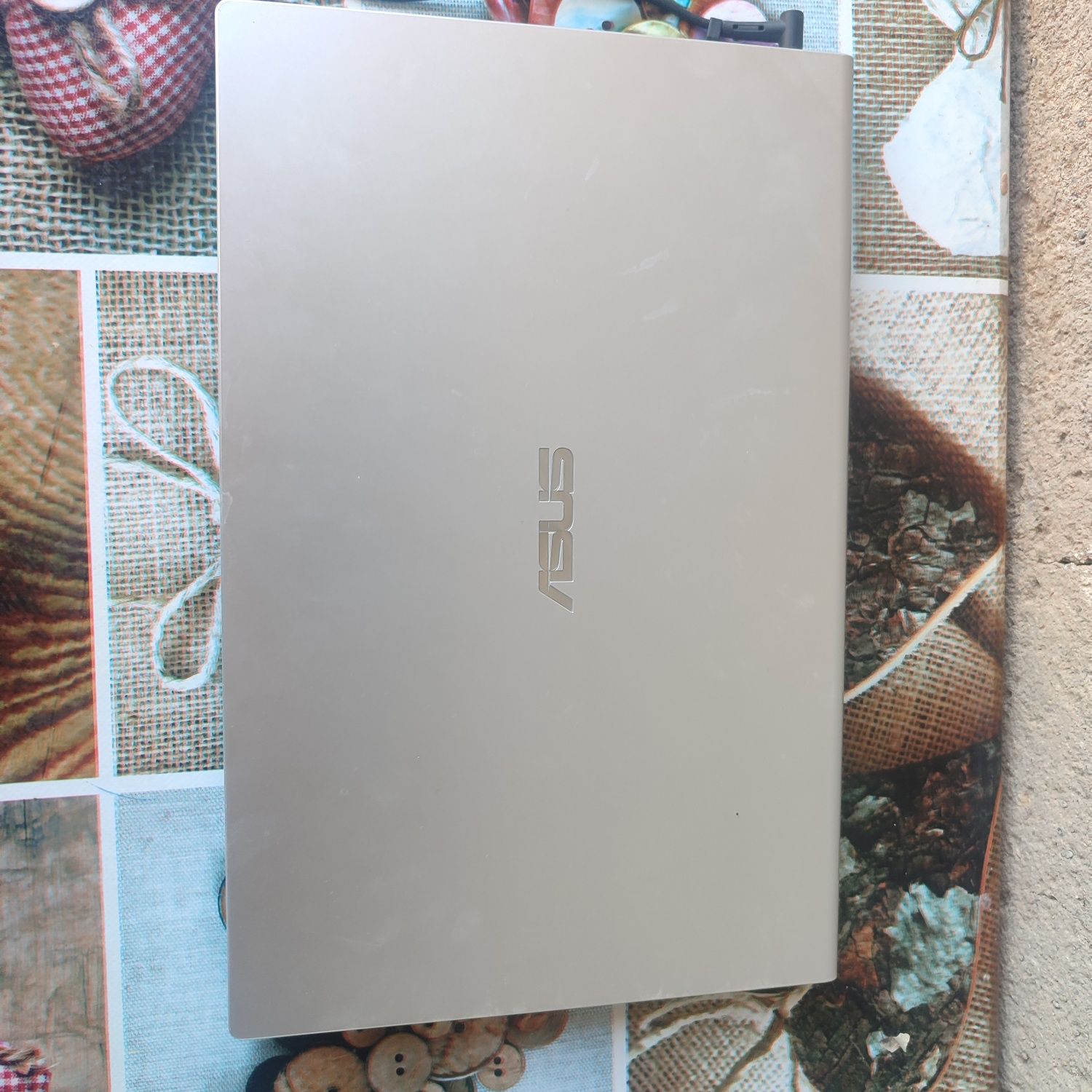 Asus noutbuk sotiladi
