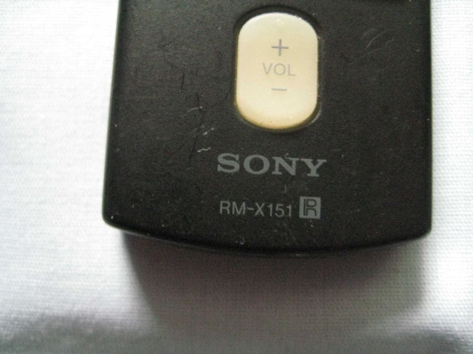 Продавам дистанционни за авто CD Sony и други