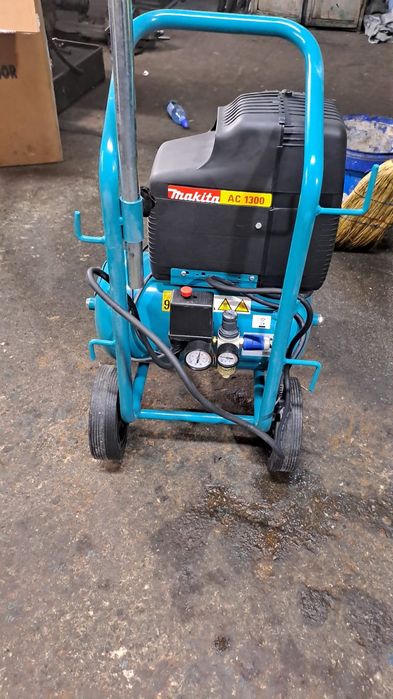 Compresor Makita Ac 1300 NOU