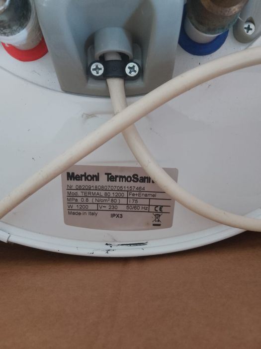 Se vinde boilar electric