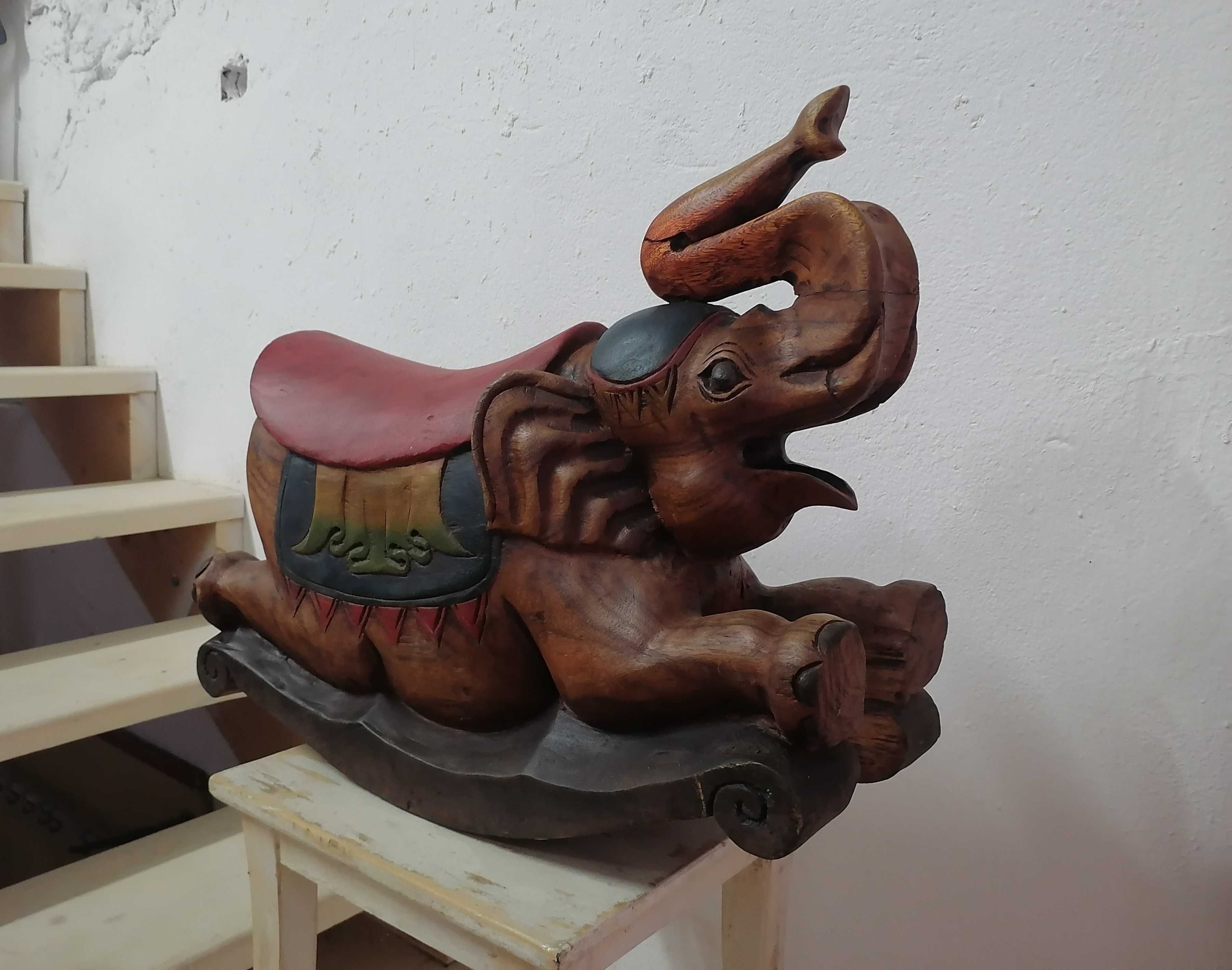 Elefant din lemn masiv vechi /Balansoar /Obiect decorativ /Recuzita