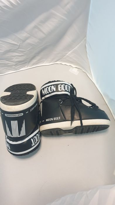 MOON BOOT апрески черни