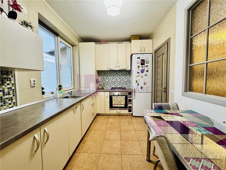 Vand apartament 3 camere,TURNISOR