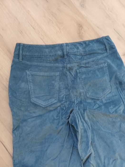 Pantaloni model drept, noi, din reiat