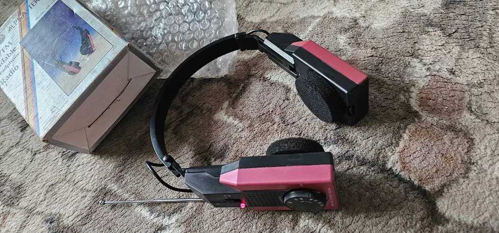 vintage  walkman portabil radio cu casti si antena alpha tek  hp1000
