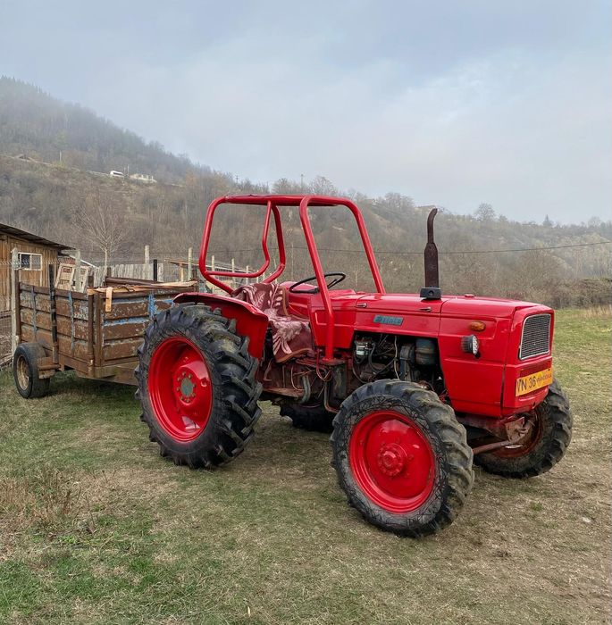 Remorcă și tractor