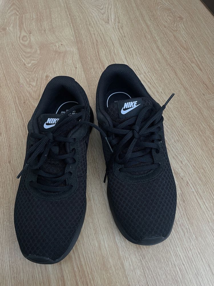Маратонки Nike