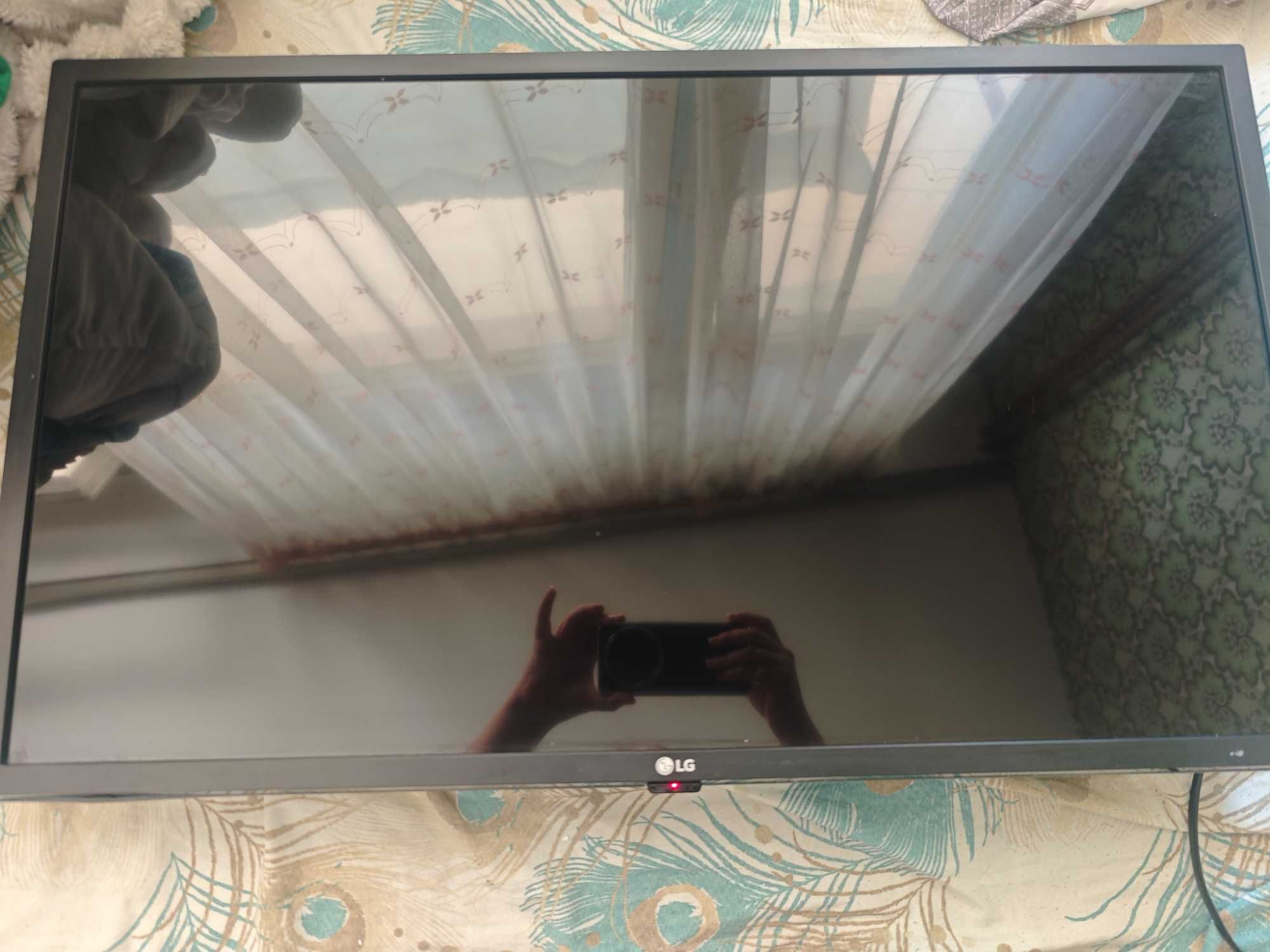 Телевизор LG Smart 32" LED