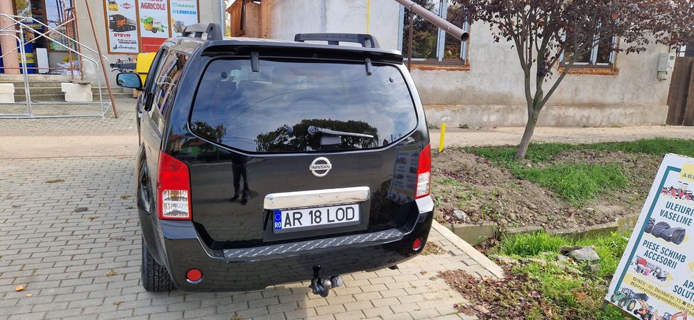 Vând Nissan Pathfinder r51 2.5
