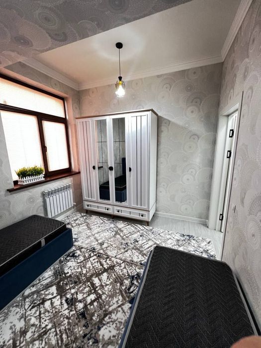 Продается квартира на Чиланзарском районе 3/7/9 100 м2