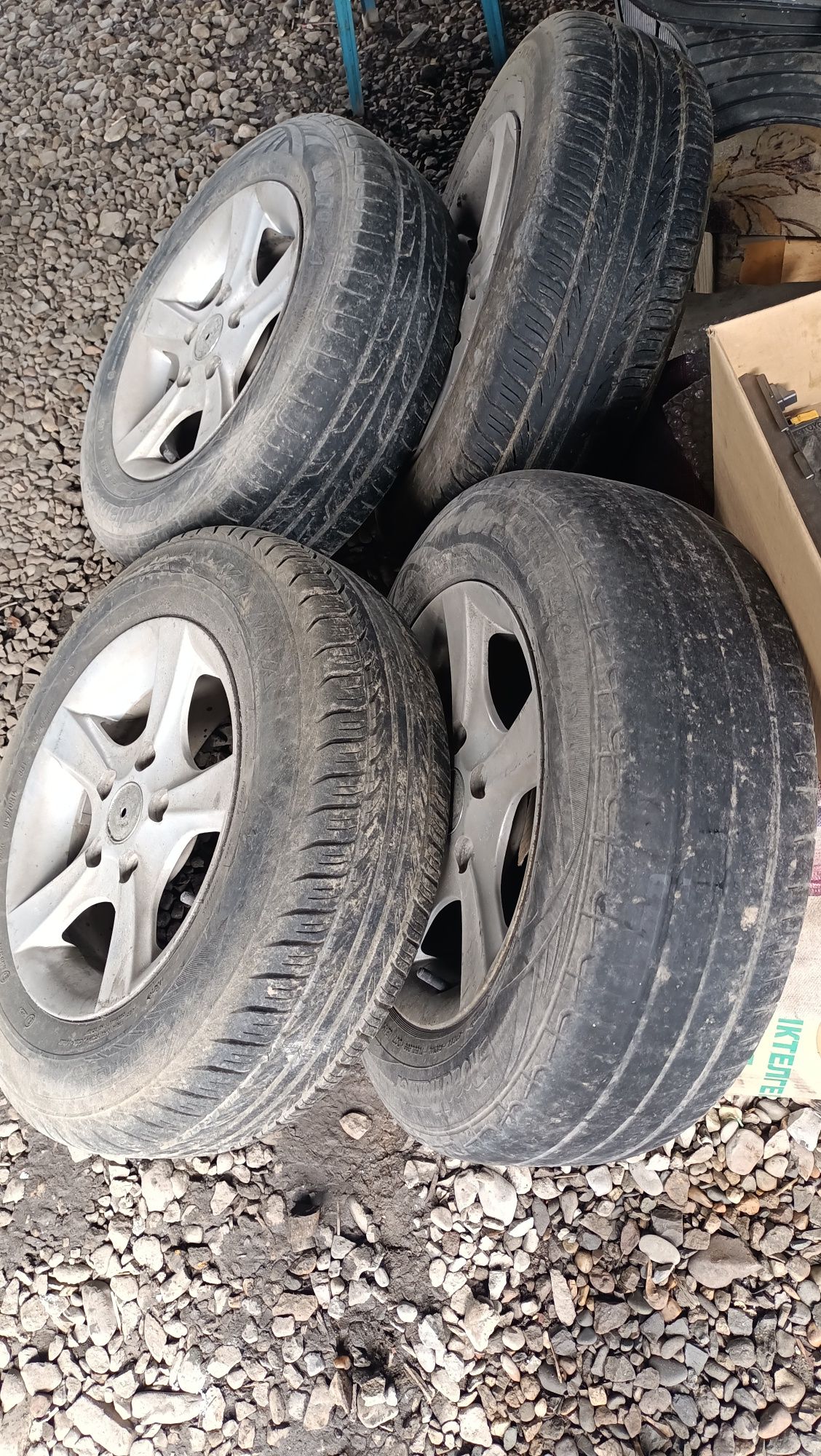 Продам летние колеса с дисками  185/70R14