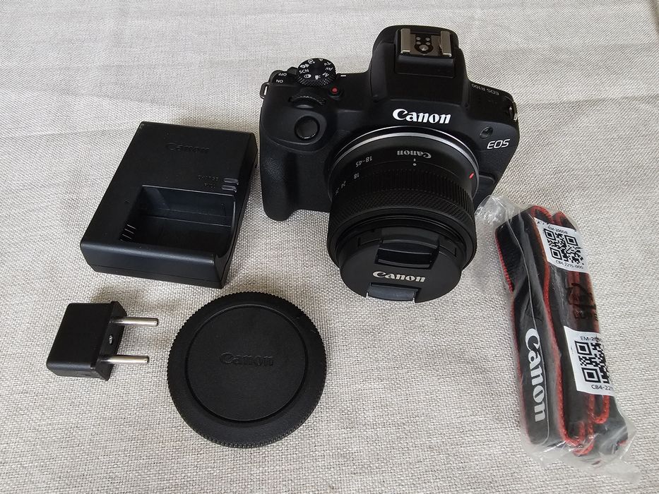Продавам Canon EOS R100 + RF-S 18-45