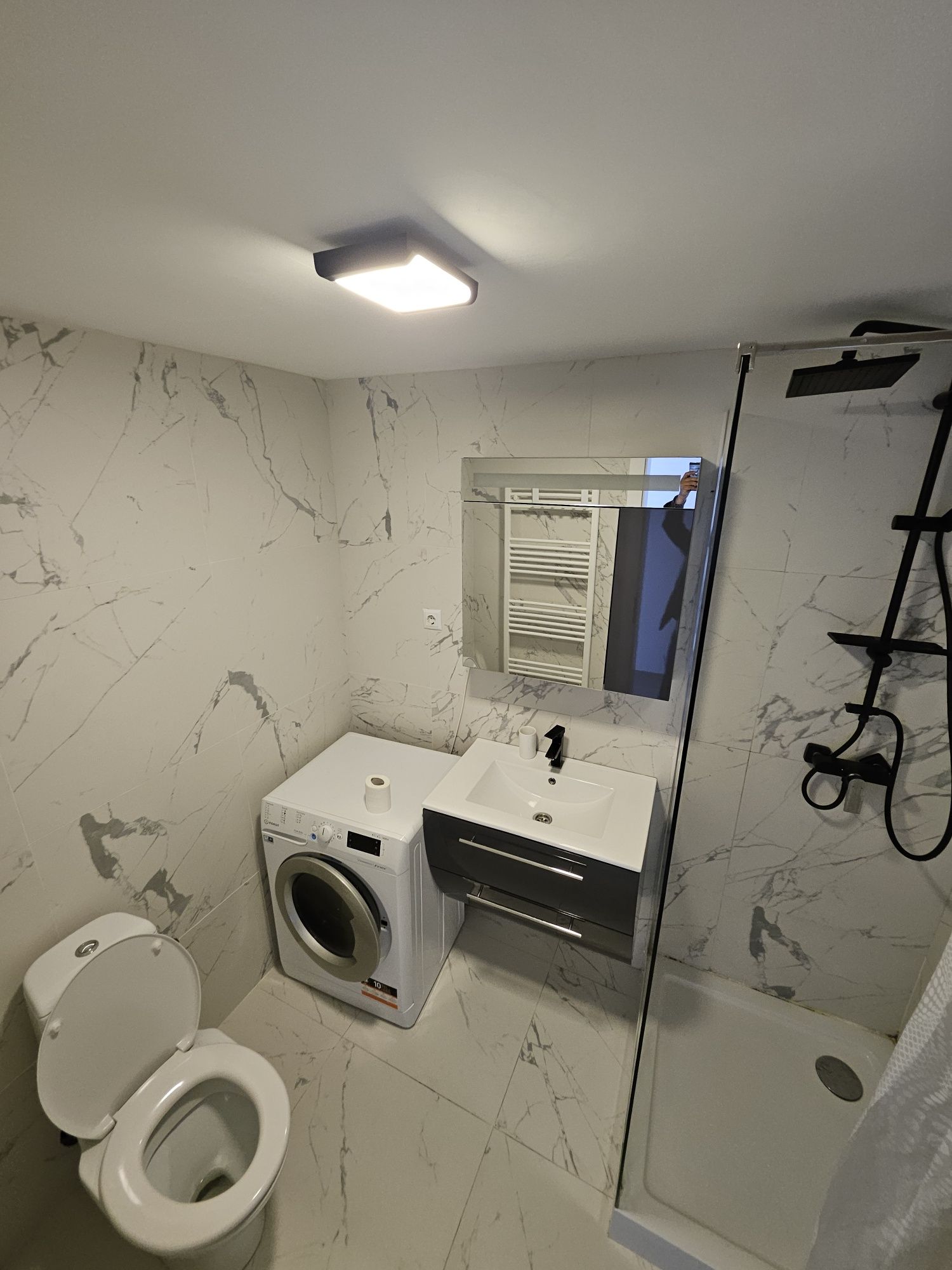 Proprietar inchiriez apartament 2 camere bloc  nou Centru, Tribunal