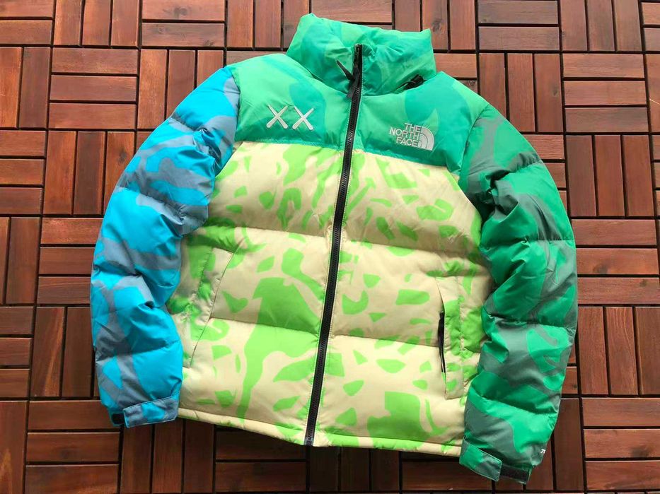 Geci The North Face Kaws noi