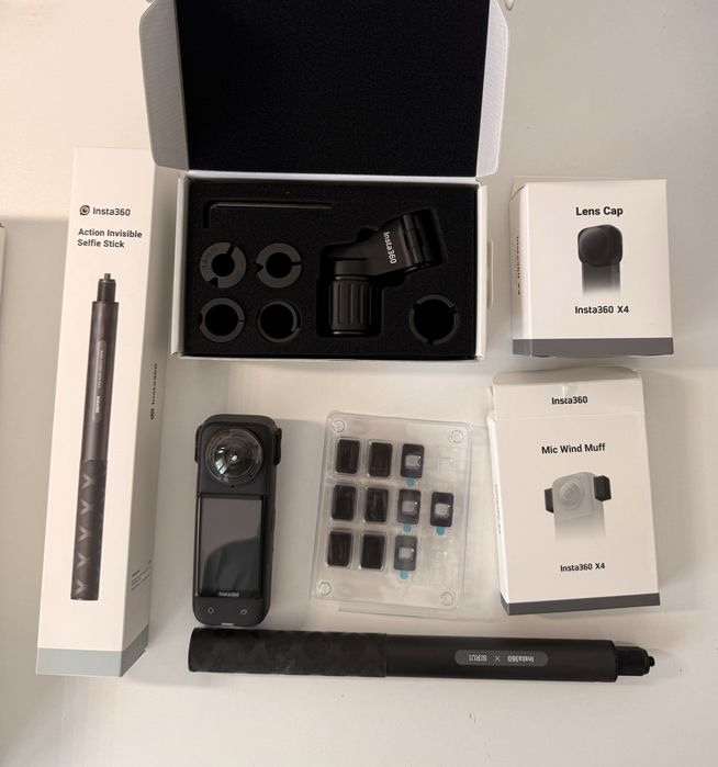 Camera video 8K Insta360 X4 noua + multe accesorii