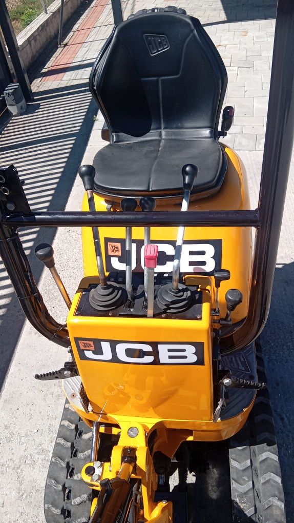 Miniexcavator jcb 8008 1000 kg