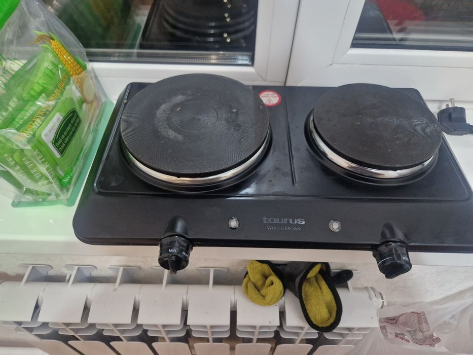 Продаю плиту электрическую плиту