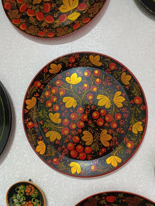 Тарелки деревянные росписные