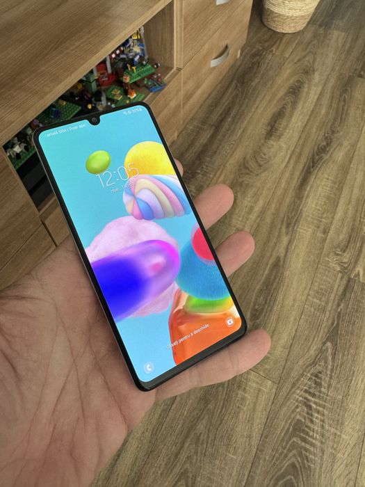 Samsung Galaxy A40, A41 memorie 64GB, 4GB RAM, Android 11,12 frumos