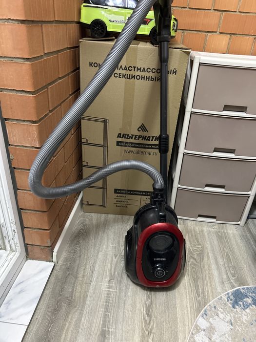 Продам отличный пылесос!