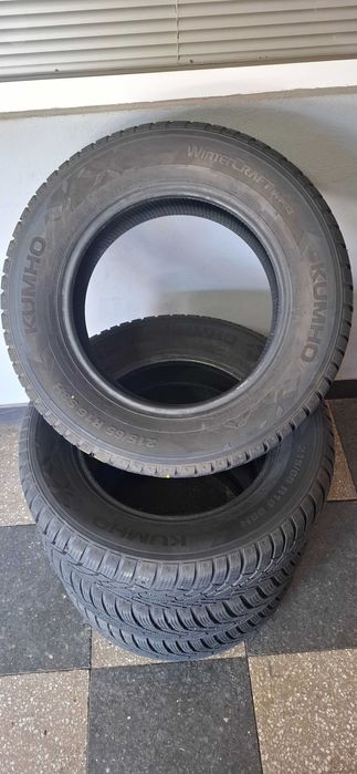 4бр. 215/65/16 Kumho 7.5mm грайфер, дот 22г. Безплатен монтаж