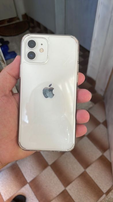 iPhone 12 бял цвят без следи от употреба