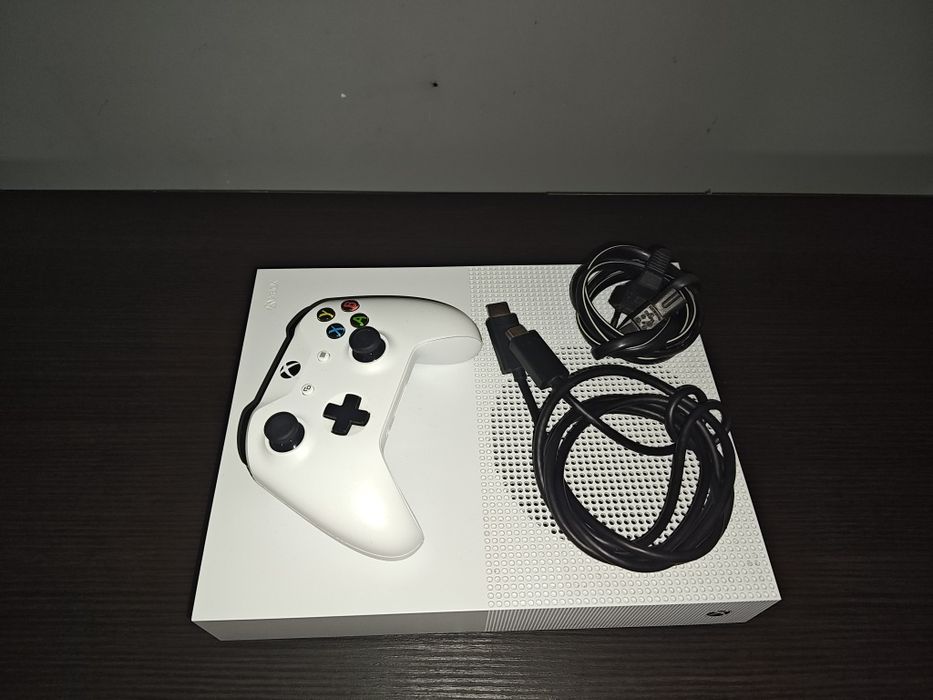 Xbox One S All-Digital 800GB + Manetă Originală + 11 jocuri