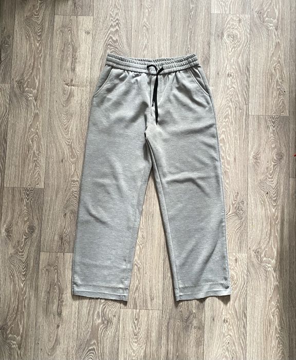 Широкие штаны серые