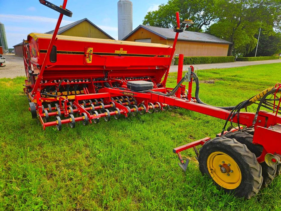 Semanatoare Vaderstad Rapid 400 Super XL cu discuri an 2020 Amazone