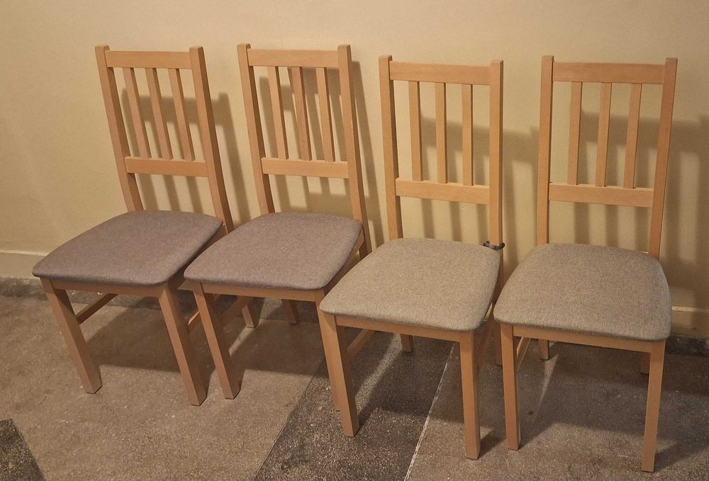 Vând masă + 4 scaune