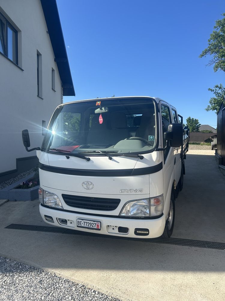Toyota dyna cabina dubla basculabila 6 locuri