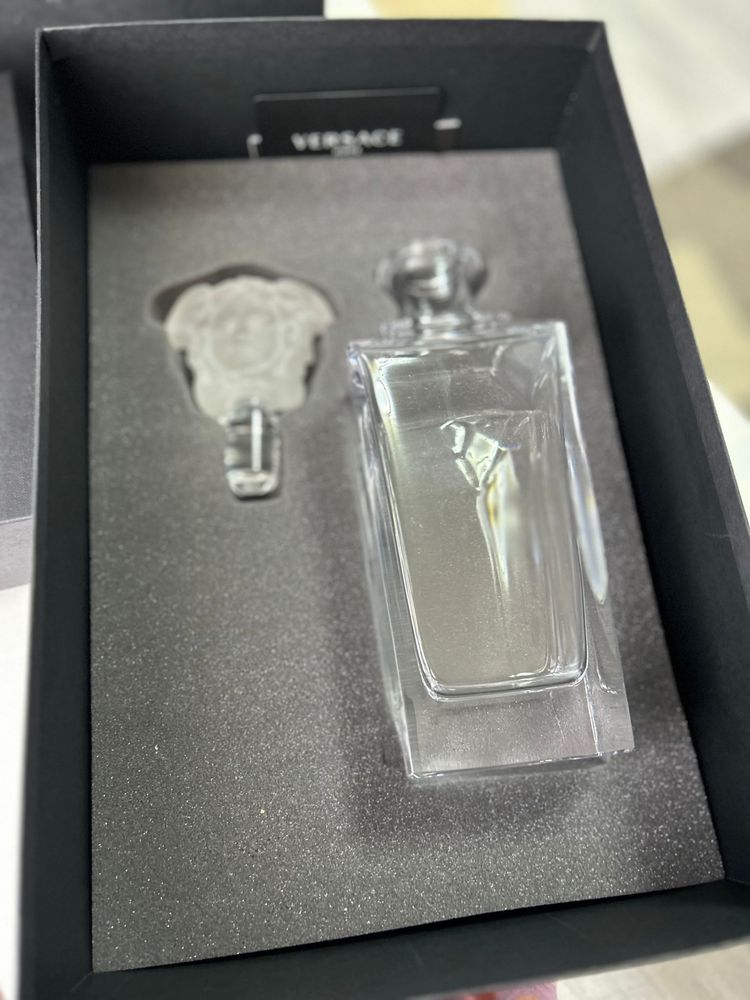 Set decantor si 2 pahare de whisky din cristal VERSACE