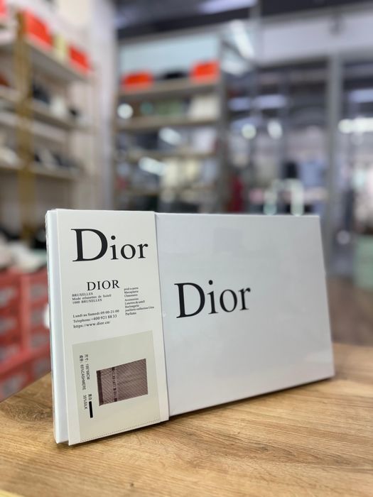 Шарфы от Dior