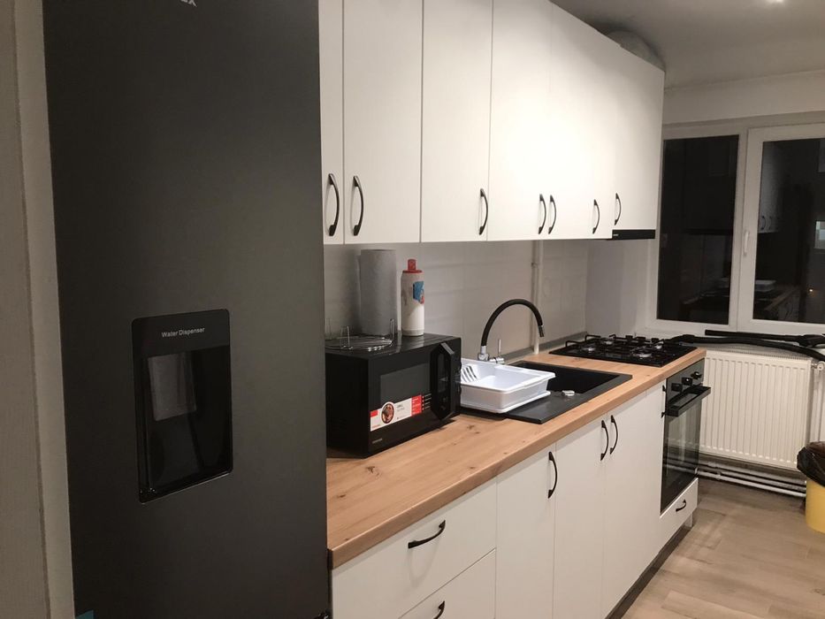 Închiriez apartament cu 3 camere in regim hotelier
