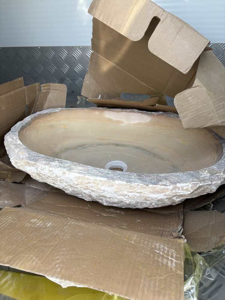 Раковина из камня мрамора
