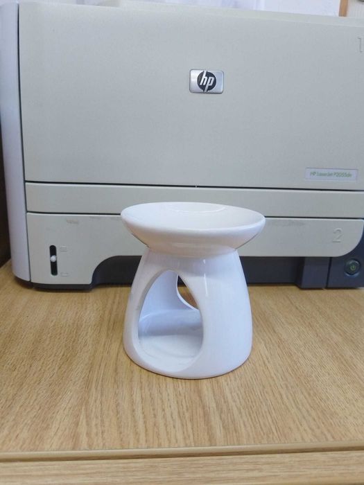 Arzator de tamaie, uleiuri esentiale sau ceara parfumata, rosu/alb