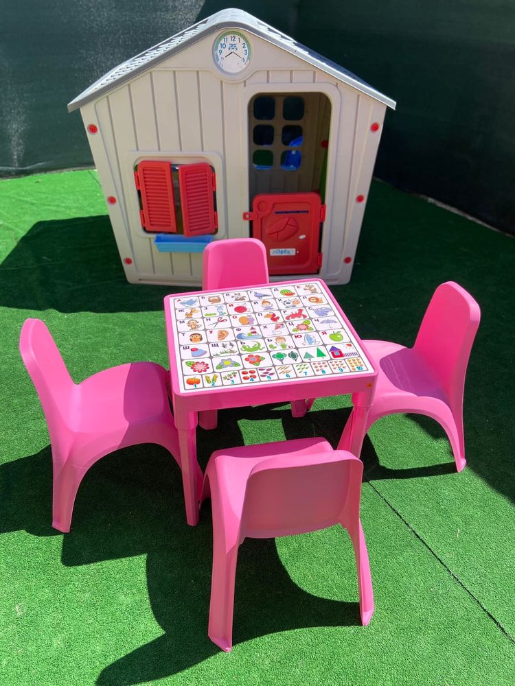 Детска масичка и столчета за вкъщи или градината