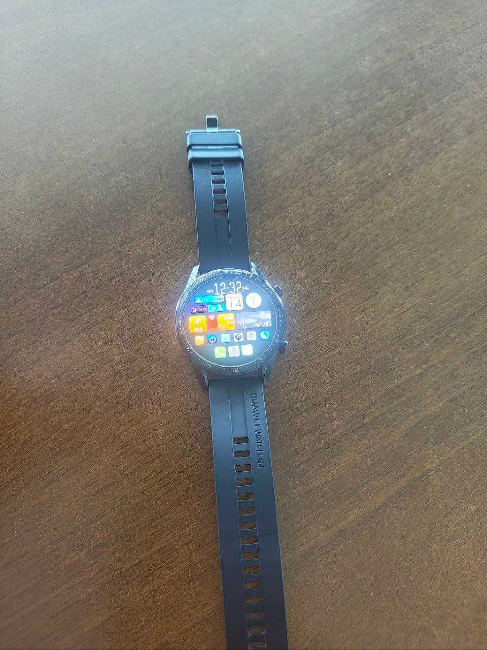 Часовник Huawei GT 2