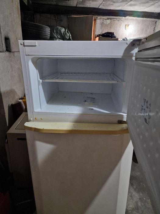 Хладилник нео с горна камера