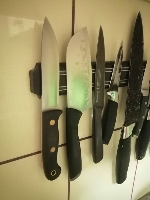Кухонный фирменный нож.