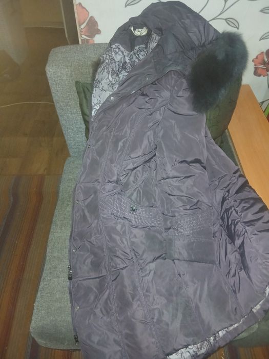 Продам зимнюю куртку женскую