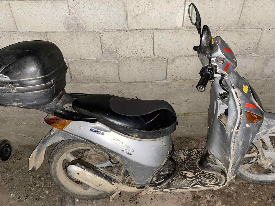Vînd scuter 125 cc perfect funcțional proba la fața locului