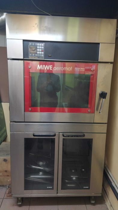 Конвектомат MIWE AEROMAT с втасвател и пароуловител.