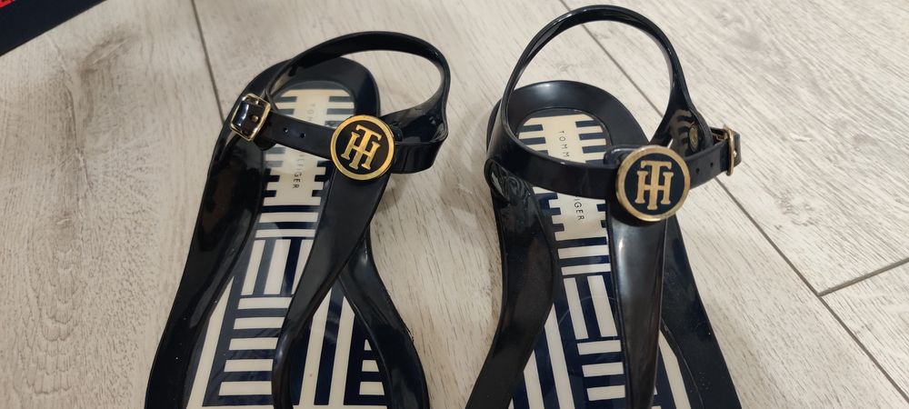 Sandale de vară, de dama. Tommy Hilfiger. Mărimea 37
