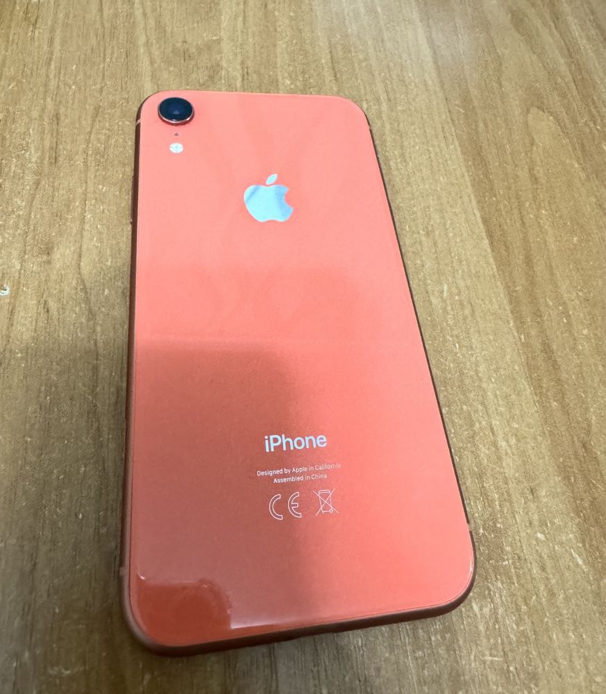 Продаю Apple Iphone XR-256 коралловый