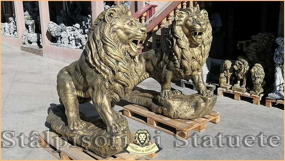 Set statuete lei gigant, din beton, model S66.
